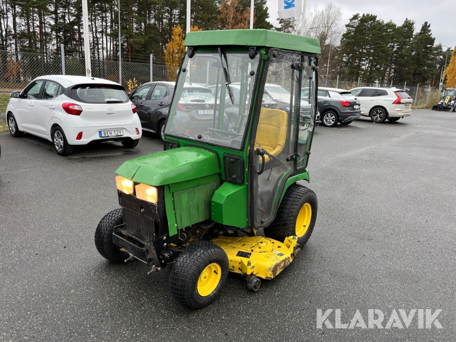 Trädgårdstraktor John Deere 415