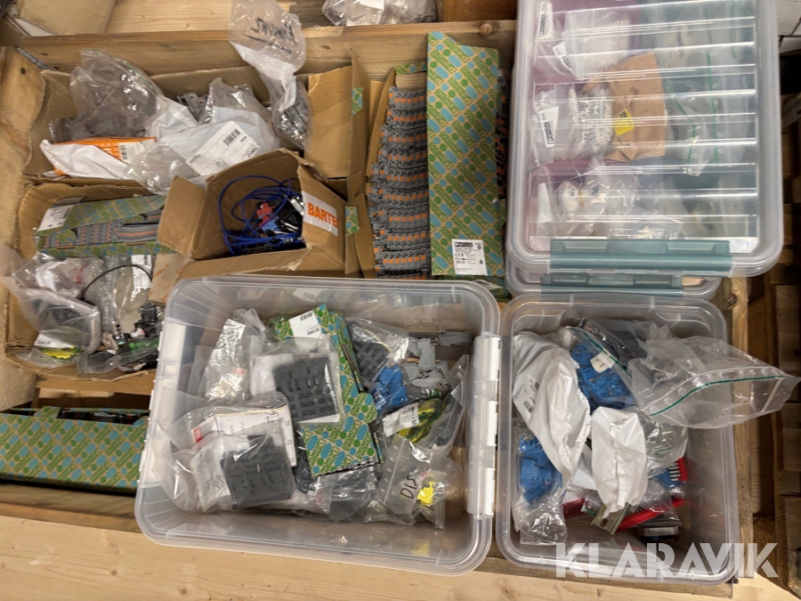 Diverse elmaterial bland annat Phoenix Contact