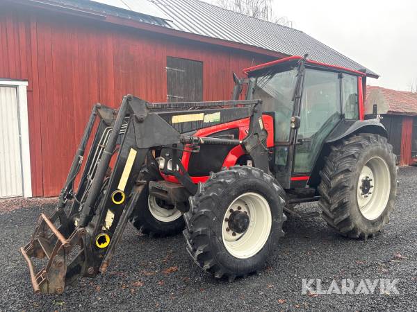 Traktor Valtra A85-4 med Frontlastare
