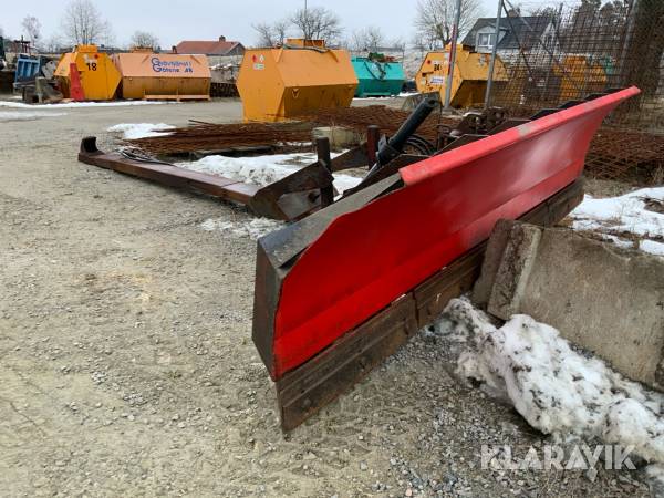 Snöplog med traktordrag 3.2m