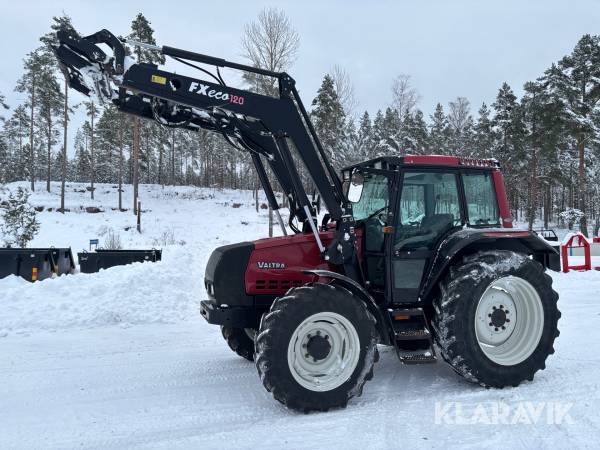 Traktor Valtra 6550 med lastare