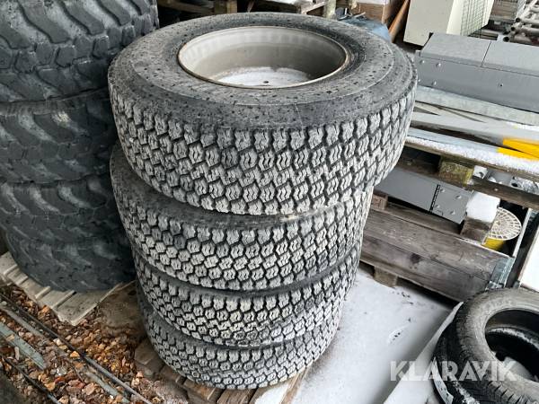 Vinterdäck på fälg Bridgestone 385/65R22.5 4st