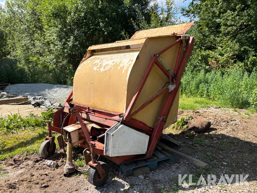 Vertikalskärare Amazone GHL120 med uppsamlare
