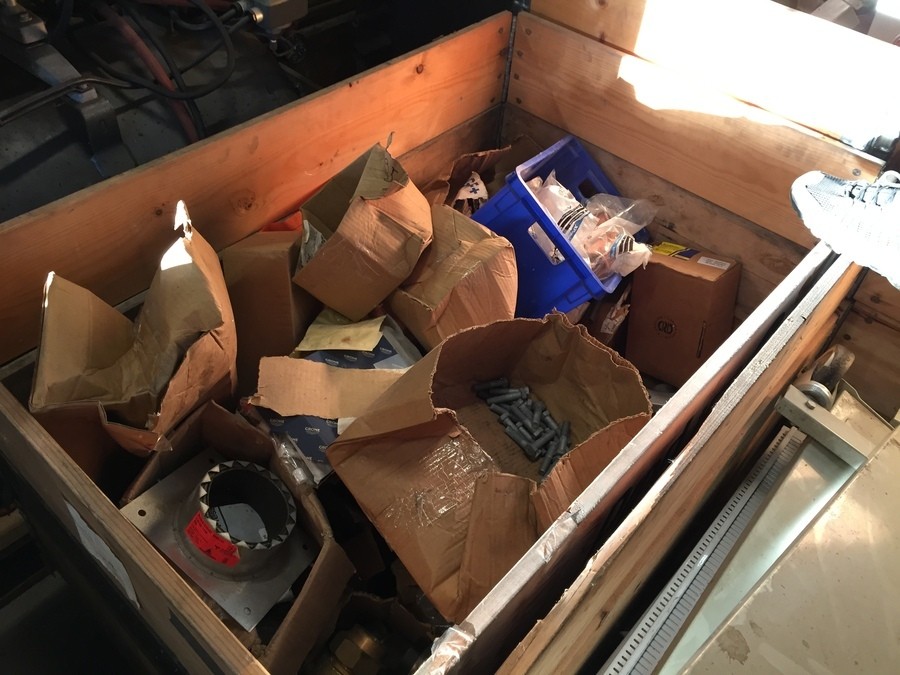 2st pallar med Rördelar CTC Värmeväxlare Plåtskåp m m