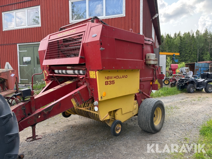 Balpress New Holland 835
