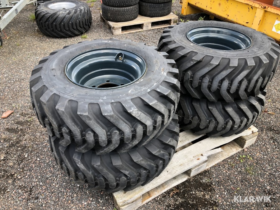  4 st entreprenad däck till mini hjulgrävare