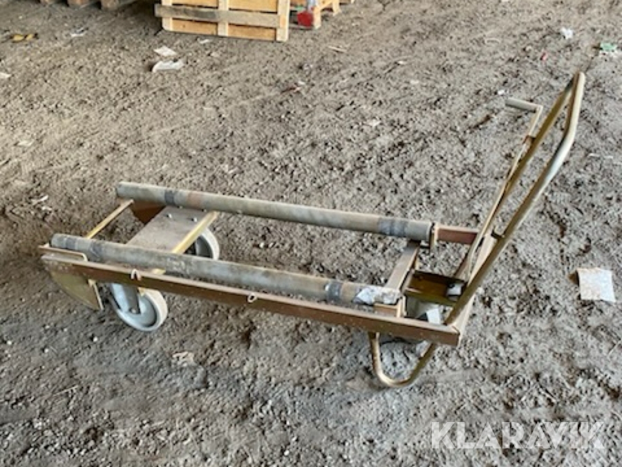 Vagn för plåtrullar