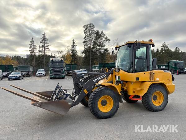 Hjullastare Volvo L30G med skopa & gafflar