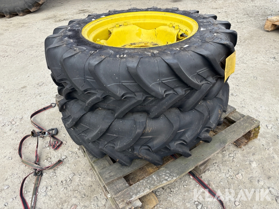 Lantbruksdäck Michelin 11.2R24 2st med fälg