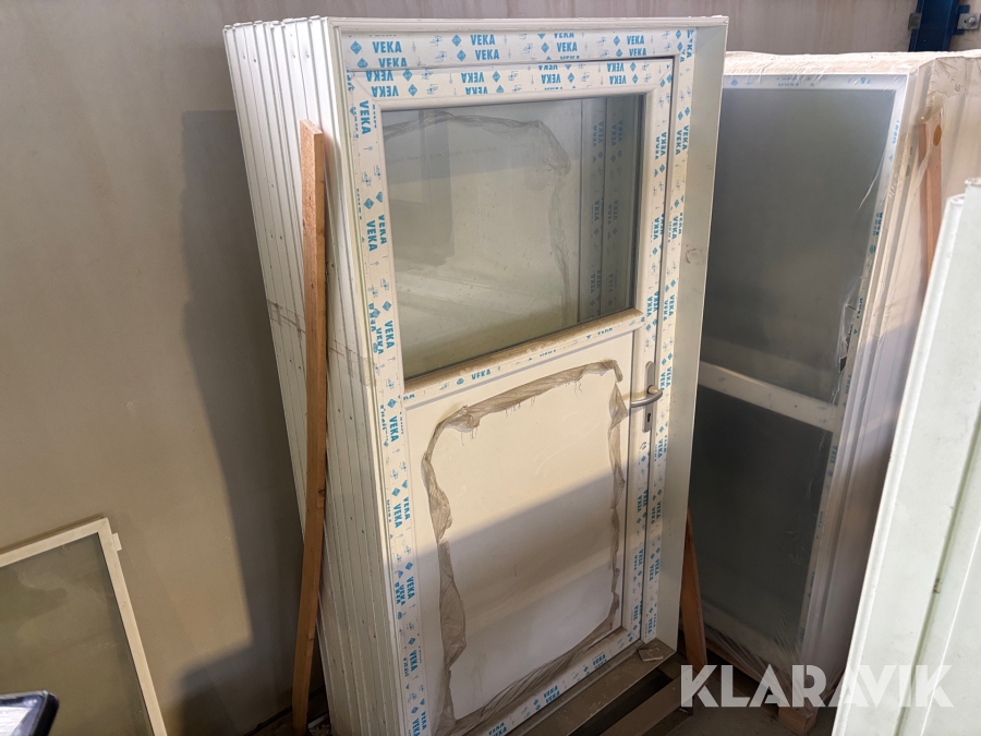 Plastdörrar 12x21 2st och fönsterpartier