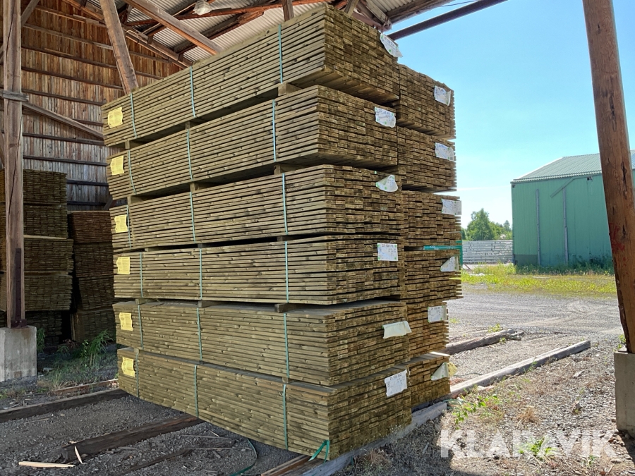 Parti med Tryckimpregnerad trall 28x120