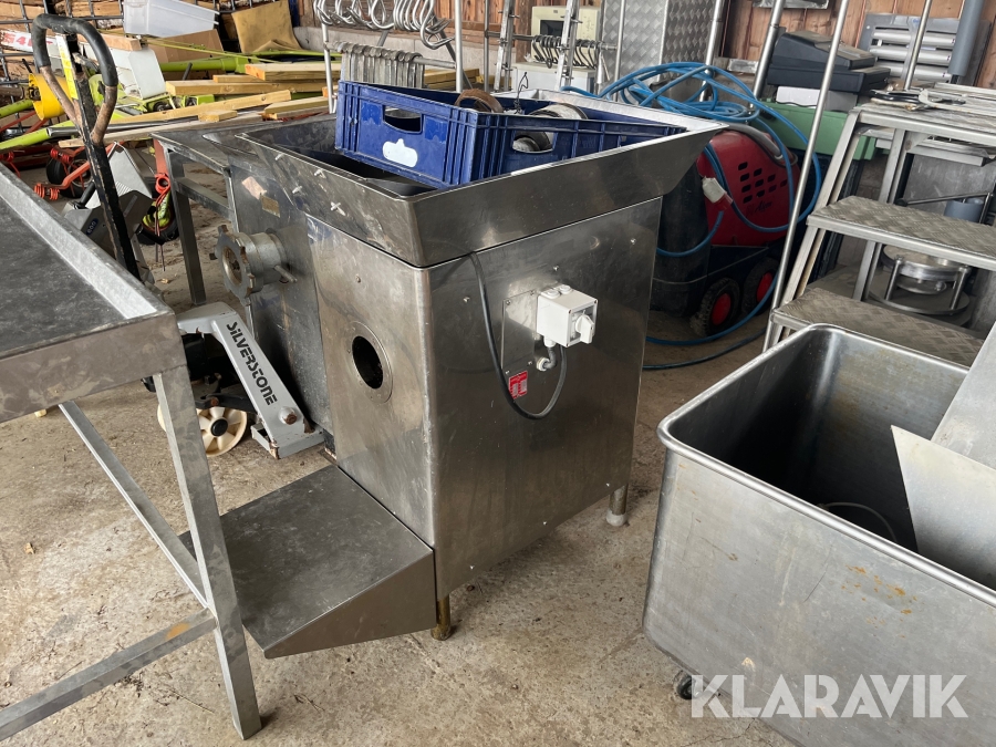 Köttkvarnar, slakteriutrustning med mera. Stort Parti.