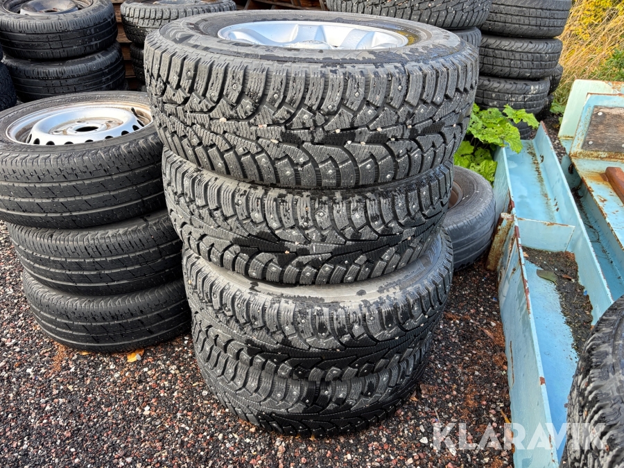 Vinterdäck på fälg Nokia Hakkapilitta 5 till Toyota Hilux