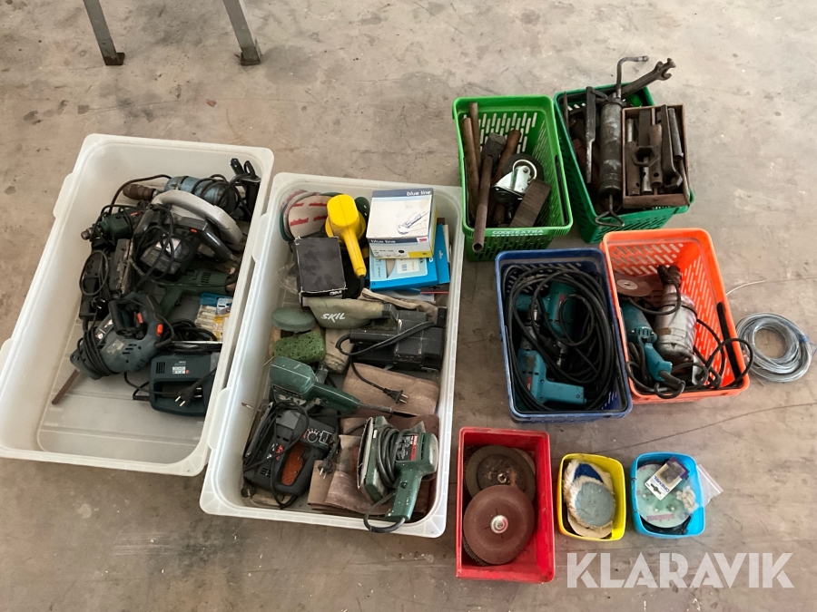 Större parti med eldrivna handmaskiner