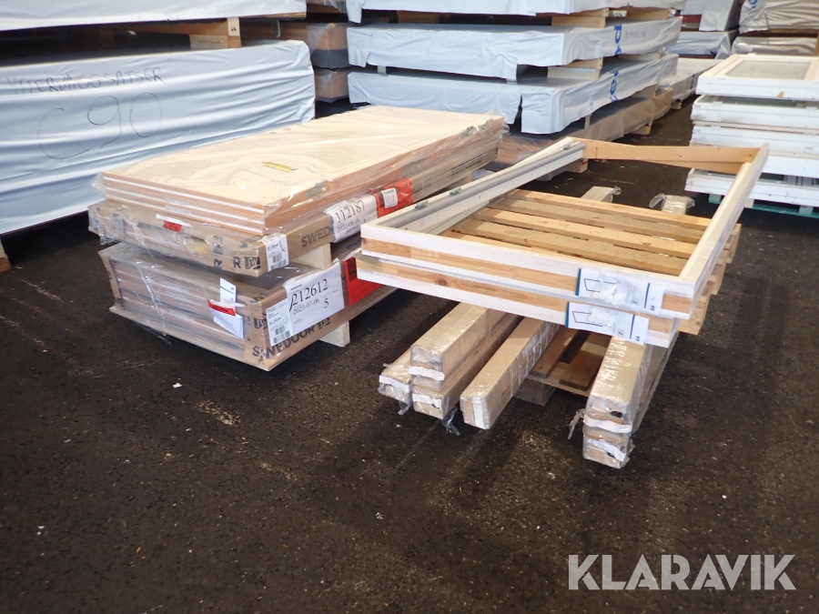 Dörrar i karm 8st Swedoor Jeld-Wen 10-21 höger