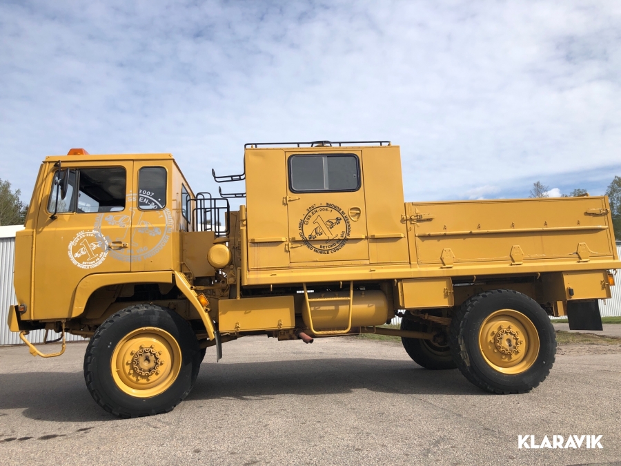 Terrängbil  Scania  TGB 30 med radiohytt