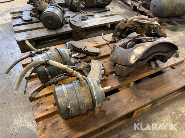 Bromsok, bromsklockor och belägg Volvo FH16 580 Tridem till Axel 1