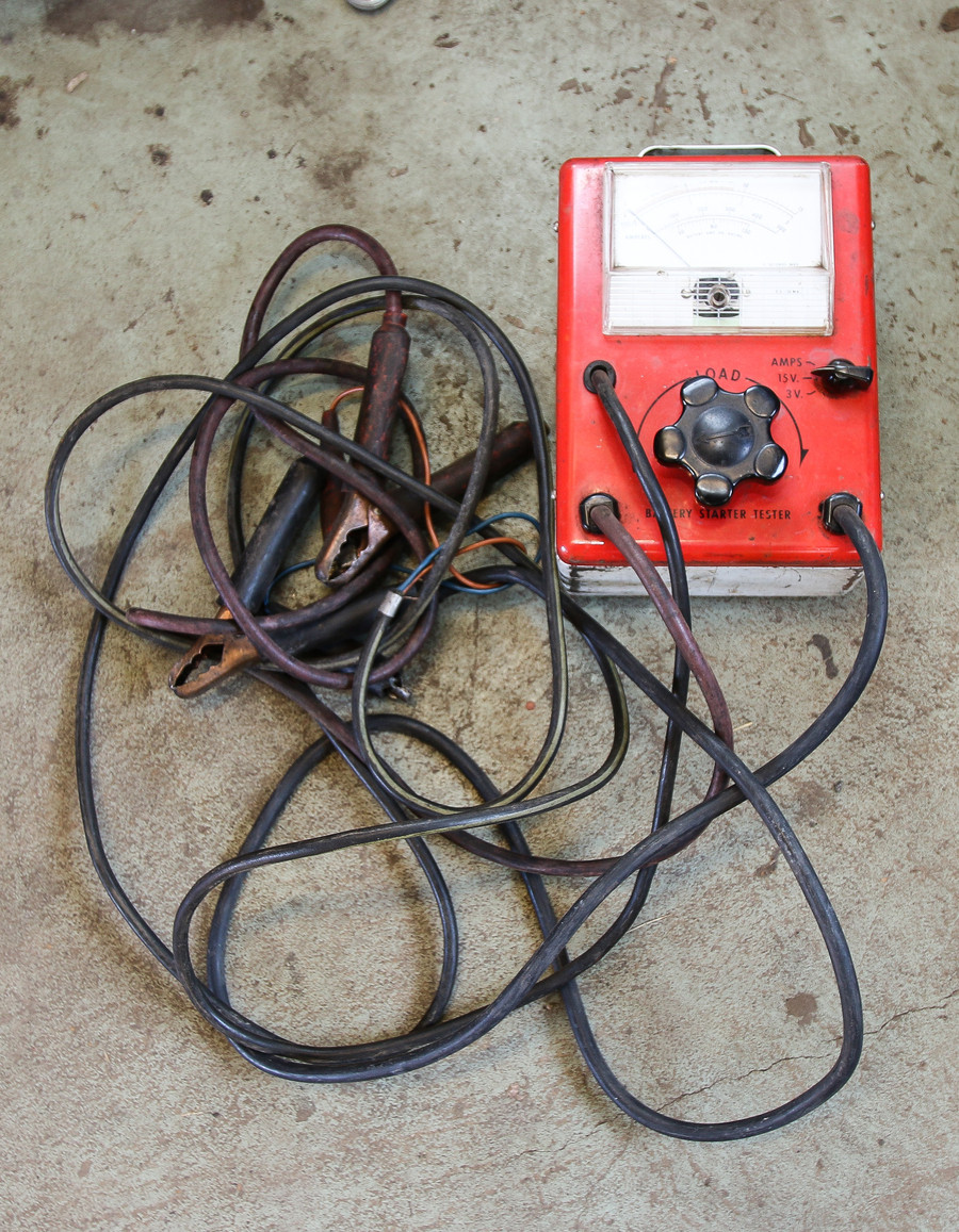 Batteri och belastningsprovare.