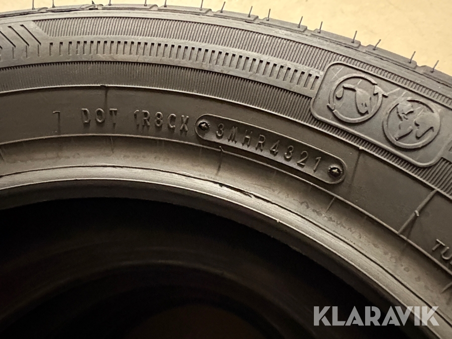 Personbilsdäck Goodyear EfficientGrip compact