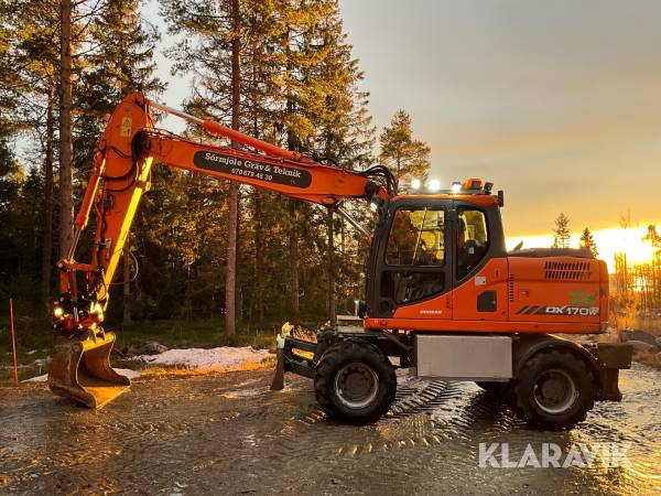 Grävmaskin Doosan DX170W med Rototilt och skopor