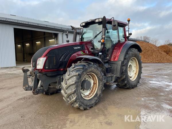 Traktor Valtra T213 Versu