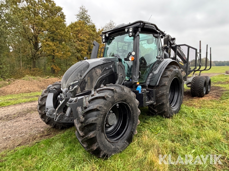 Traktor Valtra N175 Direct Twin Trac med frontlastare