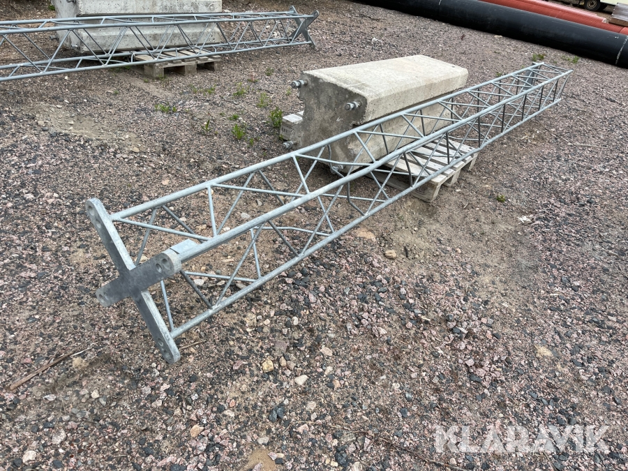 Fackverksstolpe 300x300x5m med fundament 1st