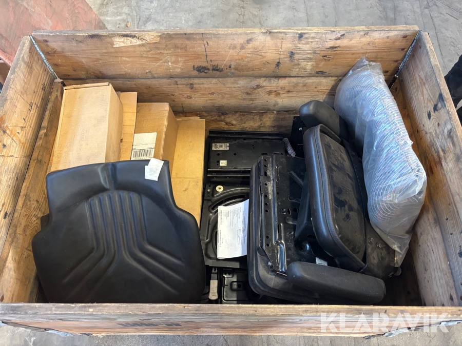 Diverse stolsunderreden samt sitsar Grammer