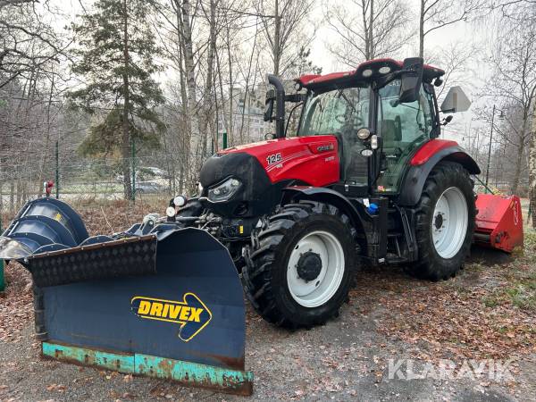 Traktor Case IH 125 CVX med vikplog & sandspridare