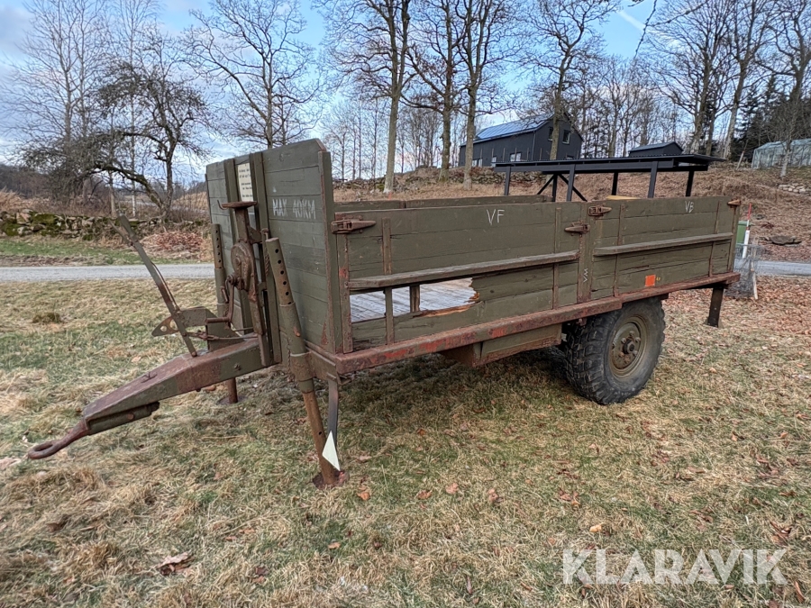 Militärvagn till traktor