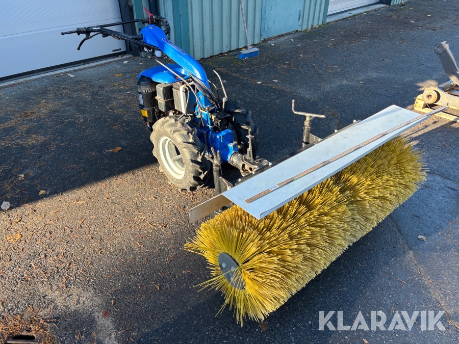 Redskapsbärare S.E.P. 1700 Special med flera redskap