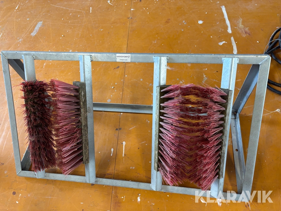 Skoborste på stativ