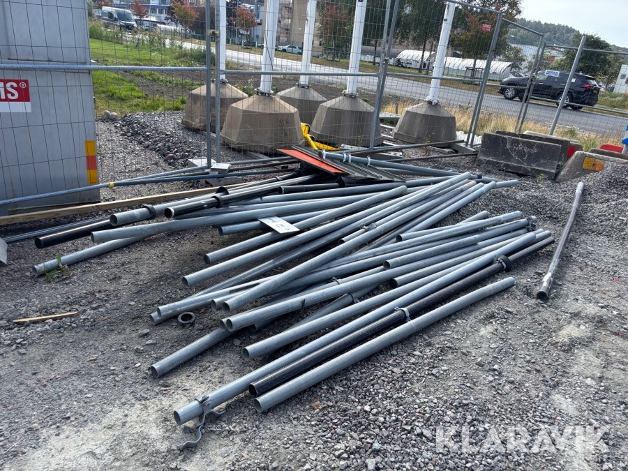 Stolpar olika längder ca 35 st 