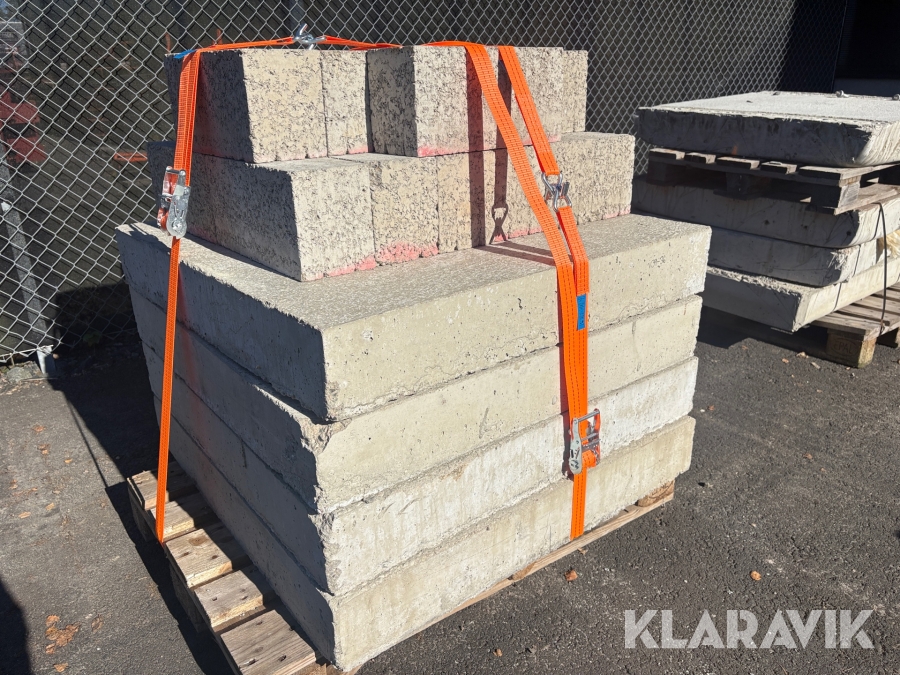 Betongfundament och stenar 4 st / 20 st