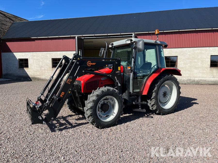 Traktor Massey Ferguson 4325 med frontlastare