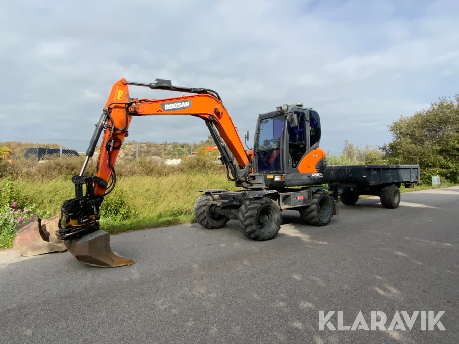Hjulgrävmaskin Doosan DX57W-5 med vagn och redskap