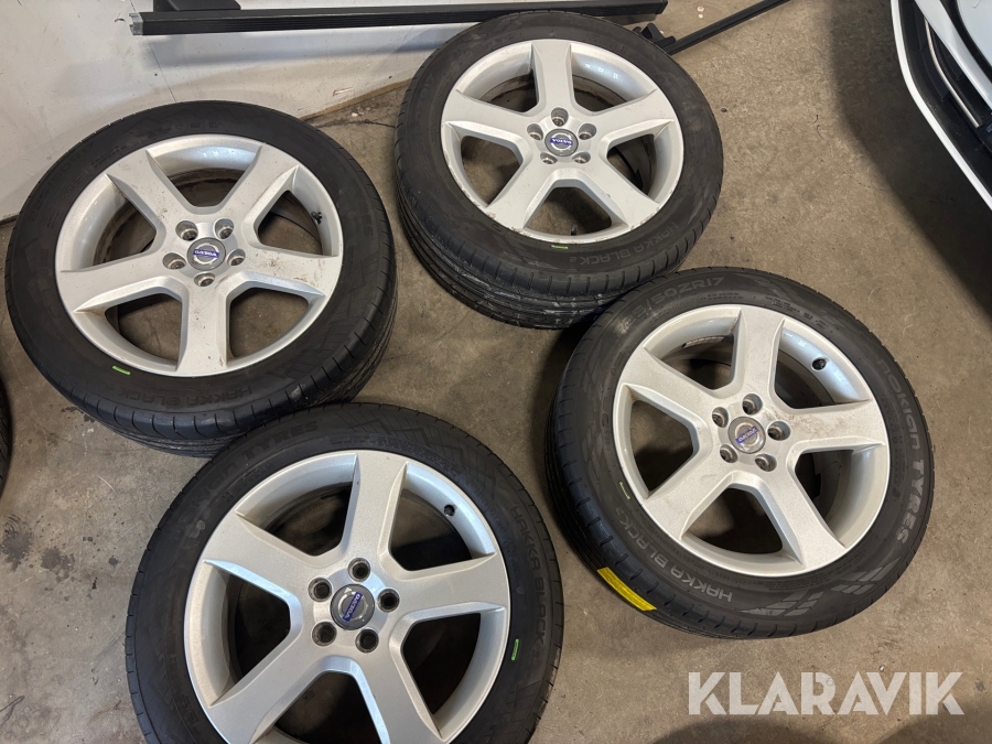 Sommarhjul Volvo Xc70 Nokian hakka black 225/50R17