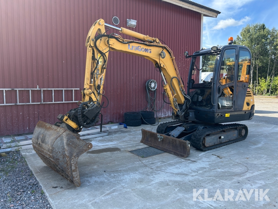 Grävmaskin LiuGong 904 med redskap