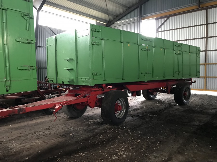 Traktorvagn 2-axlad med 3-vägstipp