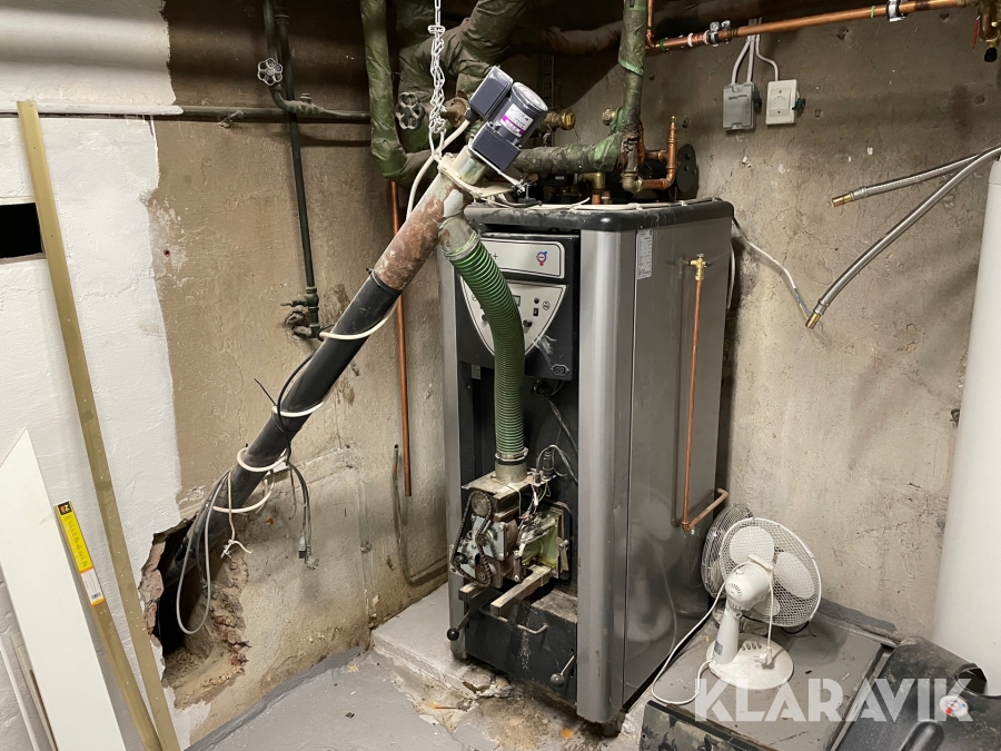 Pelletsbrännare med tank och beredare