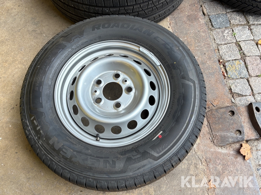 Däck med fälg Nexen Roadian 16 215/75R16C 4st