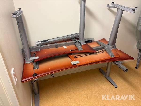 Höj och sänkbart skrivbord EFE 601250 2st med lådhurts och hyllor