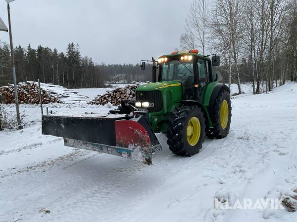 Traktor John Deere 6920 med frontlyft