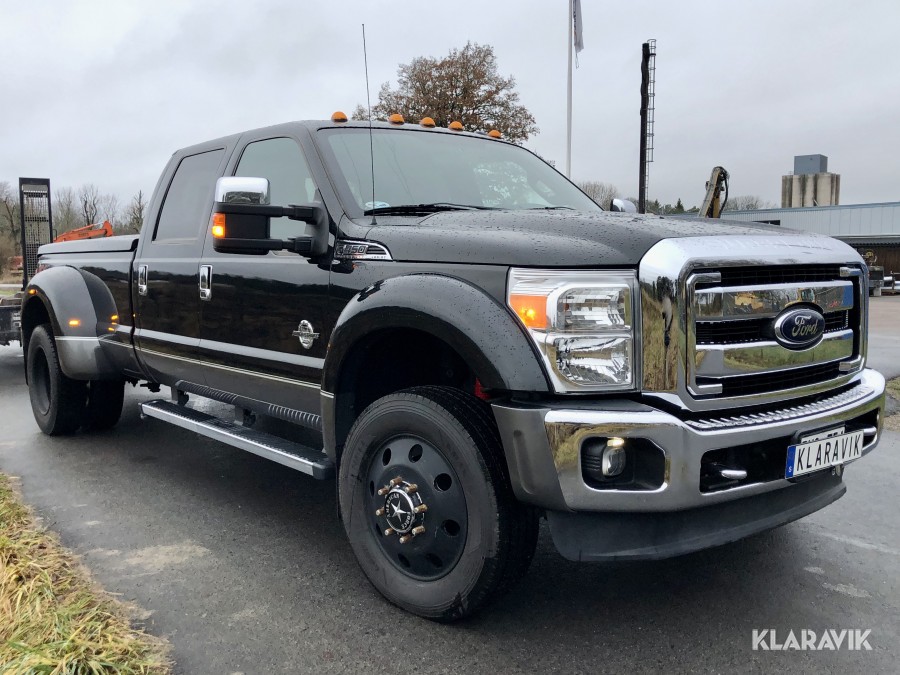 Ford F-450 med släp