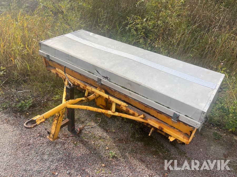 Sandspridare bogserande Ströman TKG 9/2-27