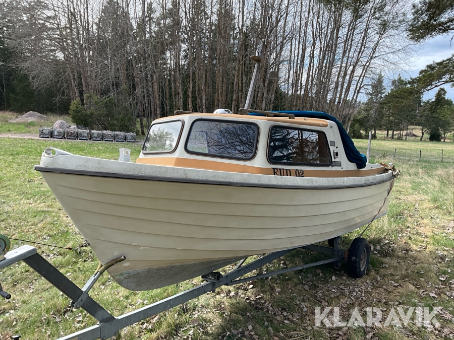 Båt Crescent 525 med båtkärra