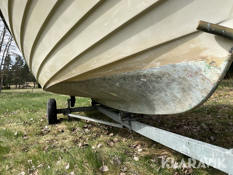 Båt Crescent 525 med båtkärra