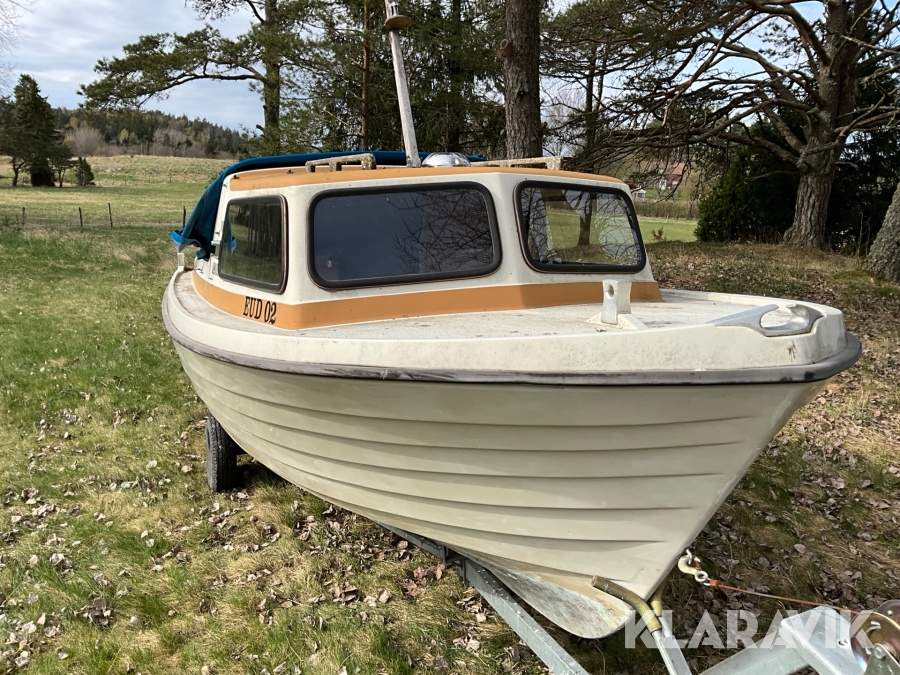 Båt Crescent 525 med båtkärra