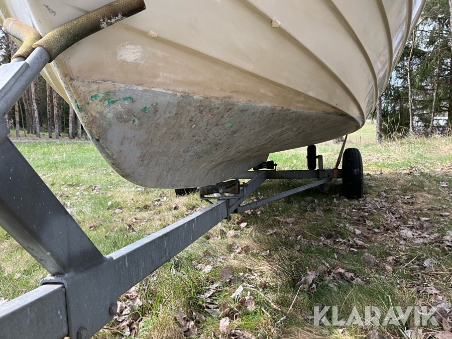 Båt Crescent 525 med båtkärra