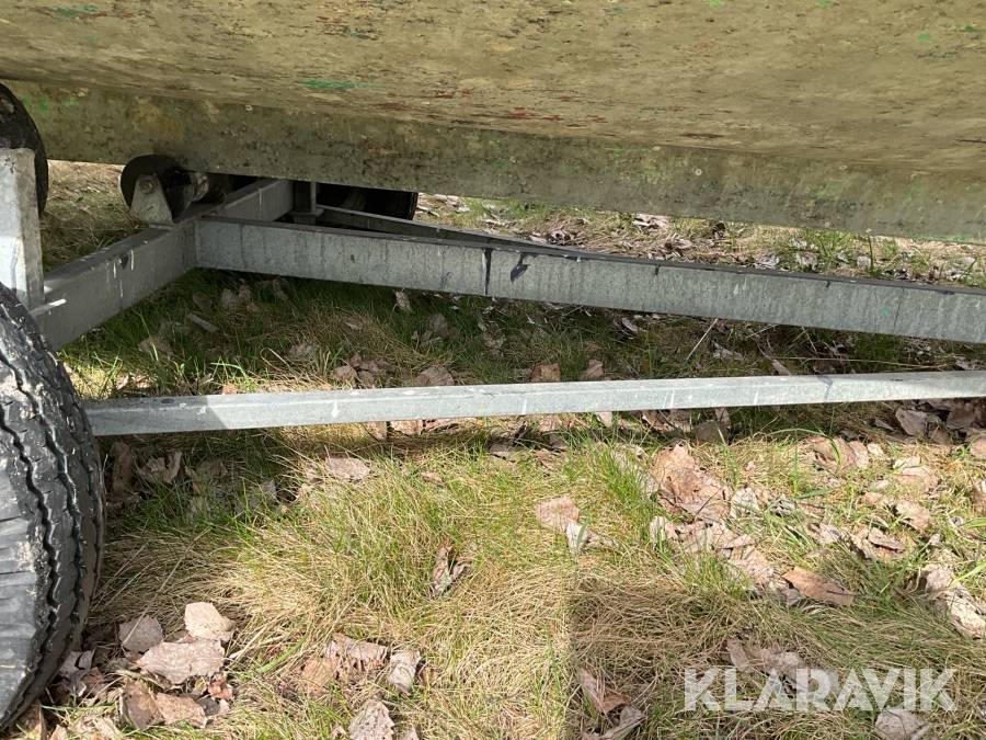 Båt Crescent 525 med båtkärra